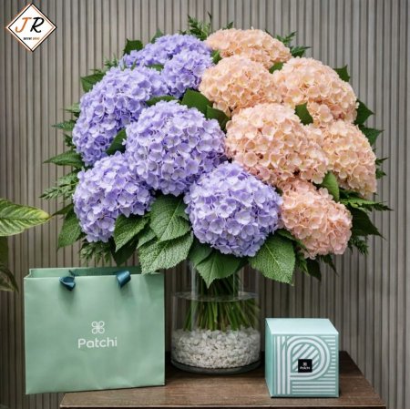 ضمة ورد بنفسجي ووردي